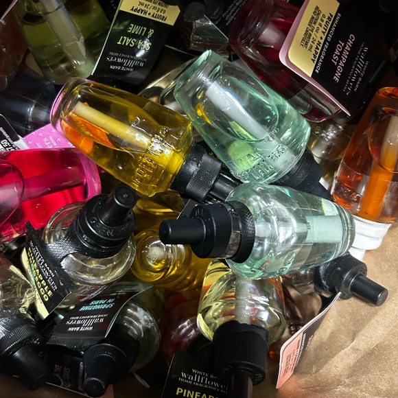Bath & Body Works Fragrance Refill Collection - Assorted Colors / Fragrances - Picture 2 of 4